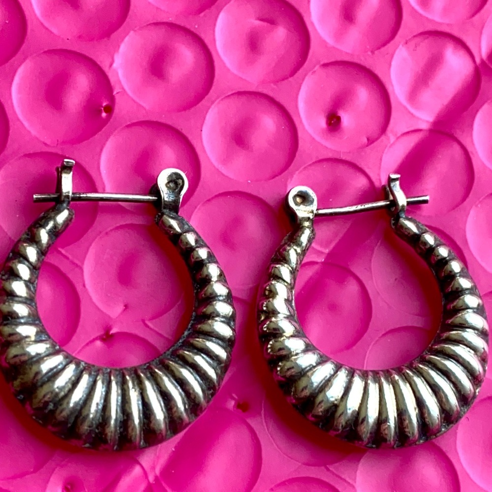 - Shrimp vintage sterling silver hoop earrings